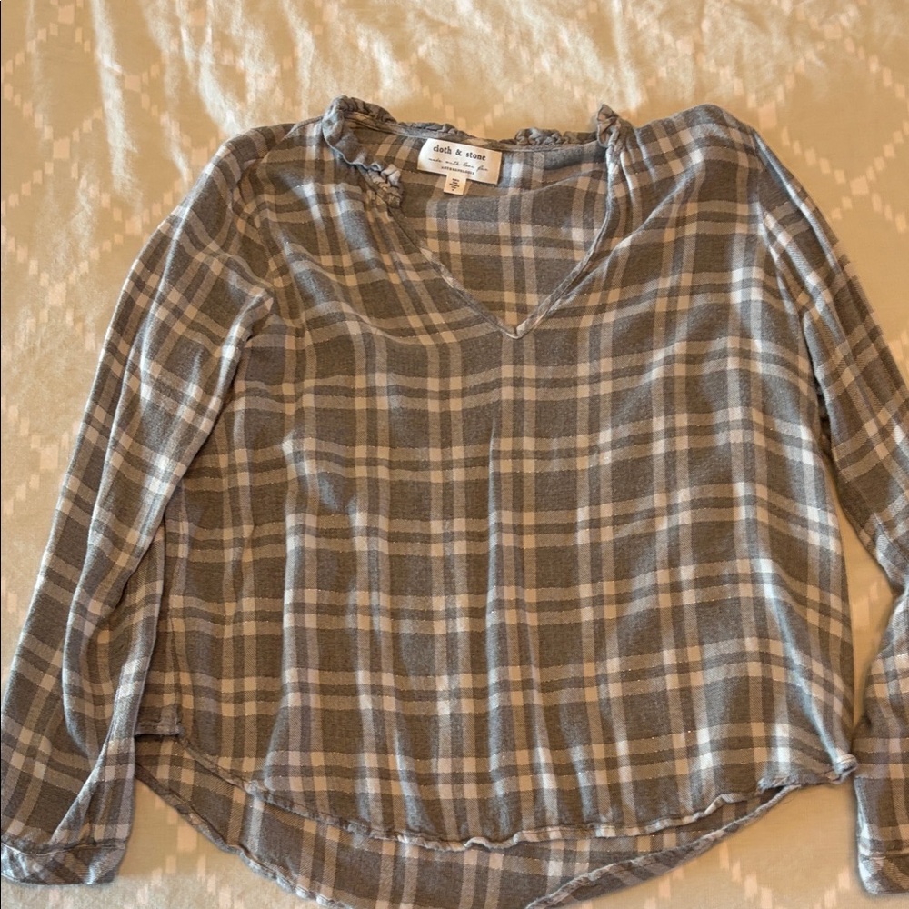 Derek Heart Plaid V-Neck Long Sleeve Top - Taupe & Cream